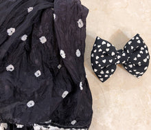 Load image into Gallery viewer, Holi Outfit for Dog and Mom: Matching Dog Bow Tie and Bandhani Dupatta (Black)