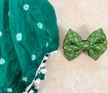 Load image into Gallery viewer, Holi Outfit for Dog and Mom: Matching Dog Bow Tie and Bandhani Dupatta (Green)